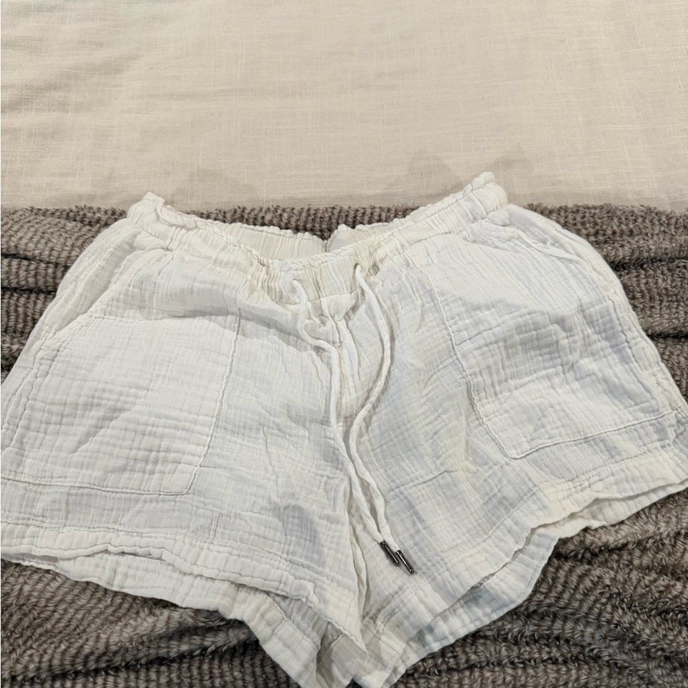 GAP Cream Textured Shorts 100% cotton